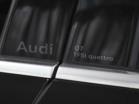 Used 2025 Audi Q7 3.0T Premium w/ Convenience Package AWD/4WD image 13