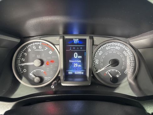 Used 2021 Toyota Tacoma TRD Off-Road image 13