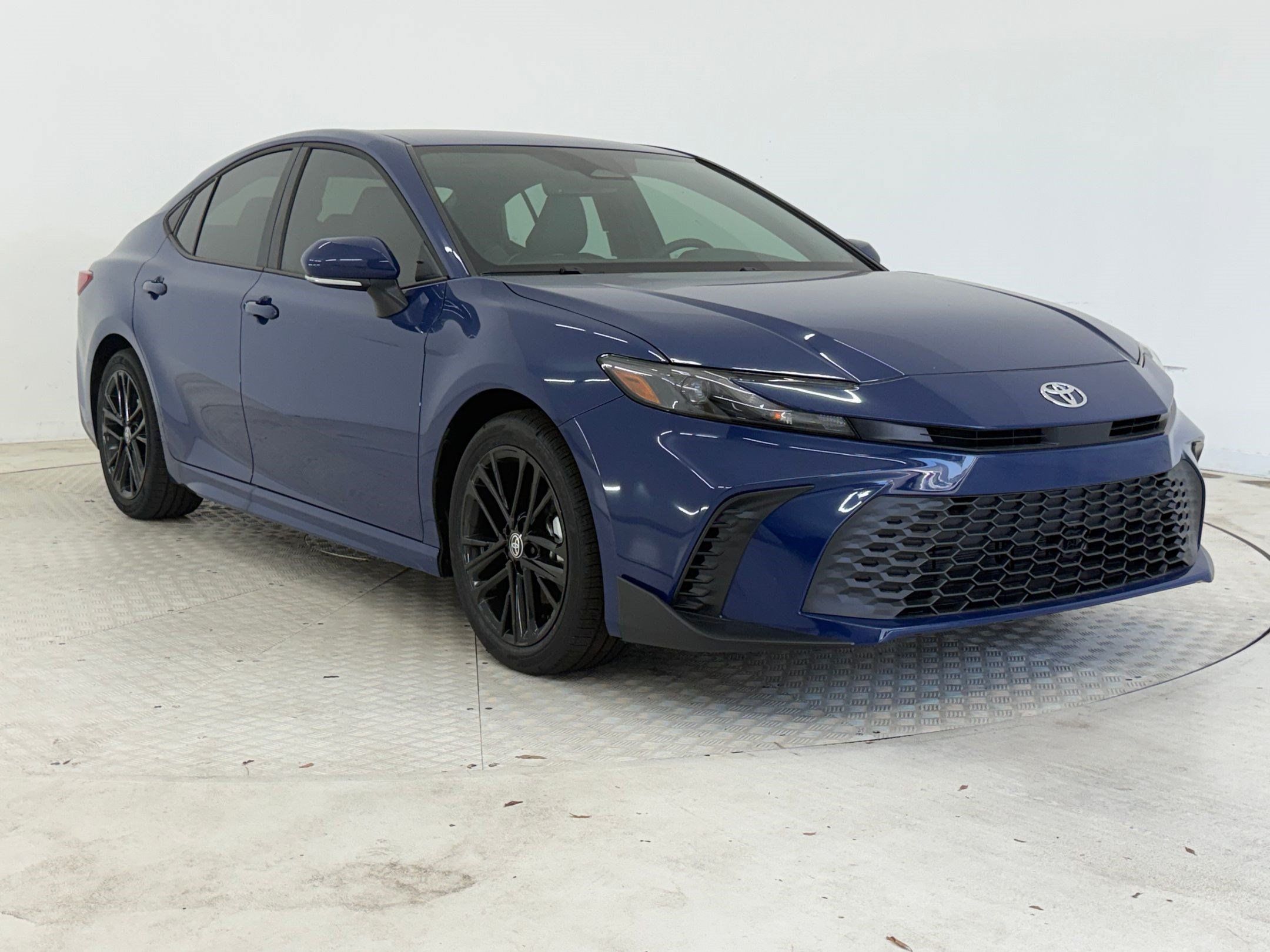 Used 2026 Toyota Camry SE w/ Convenience Package FWD image 7