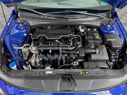 Used 2023 Hyundai Elantra SEL w/ Cargo Package image 31