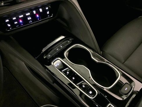 Used 2023 Buick Envision Essence image 17