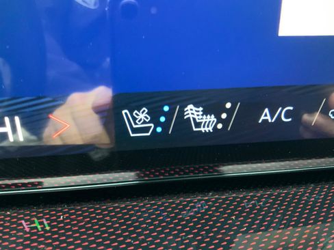 New 2026 Chevrolet Traverse RS image 25