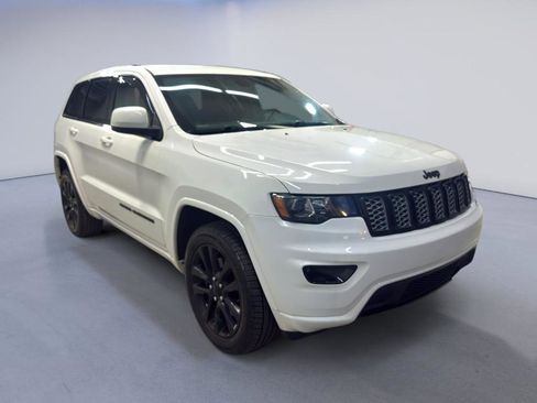 Used 2018 Jeep Grand Cherokee Altitude image 1