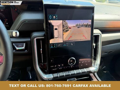 Used 2025 GMC Yukon XL Denali AWD/4WD image 23