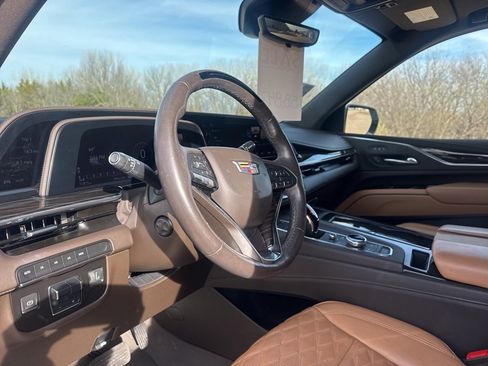 Used 2022 Cadillac Escalade Sport w/ Heavy-Duty Trailer Package image 17