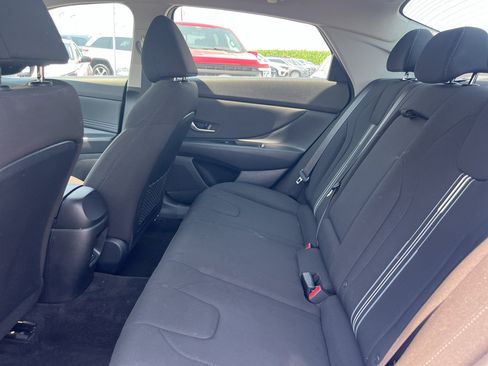 Used 2025 Hyundai Elantra SEL FWD image 14