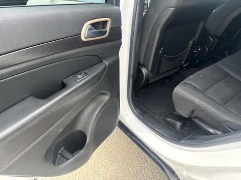 Used 2014 Jeep Grand Cherokee Laredo w/ Quick Order Package 23E RWD image 10