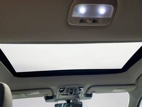 Certified 2025 Subaru Outback Premium AWD/4WD image 17