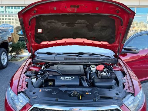 Used 2015 Ford Taurus SHO w/ Equipment Group 401A AWD/4WD image 42