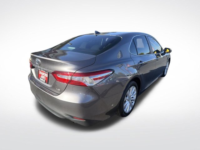 Used 2020 Toyota Camry LE FWD image 5