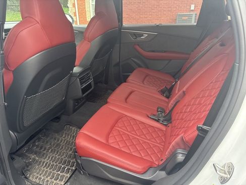 Used 2025 Audi SQ7 Prestige image 12