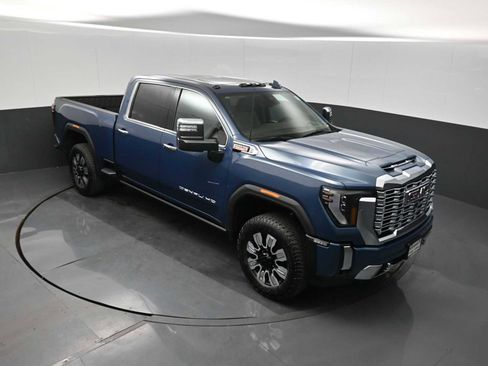New 2026 GMC Sierra 2500 Denali w/ Denali Reserve Package image 25