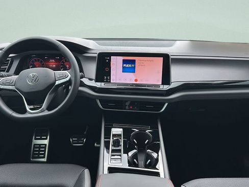 New 2026 Volkswagen Atlas Peak Edition image 13