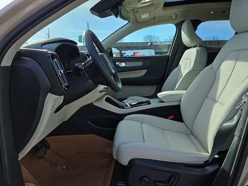 New 2026 Volvo XC40 B5 Plus w/ Protection Package Premier image 11