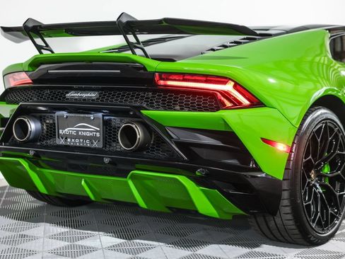 Used 2021 Lamborghini Huracan EVO RWD image 9