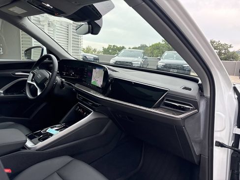 Certified 2025 Audi Q5 Premium w/ Convenience Package AWD/4WD image 15
