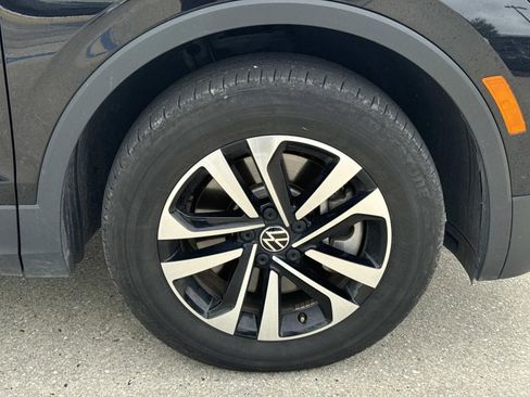 Used 2024 Volkswagen Tiguan S image 4