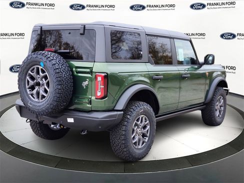 New 2025 Ford Bronco Badlands image 5
