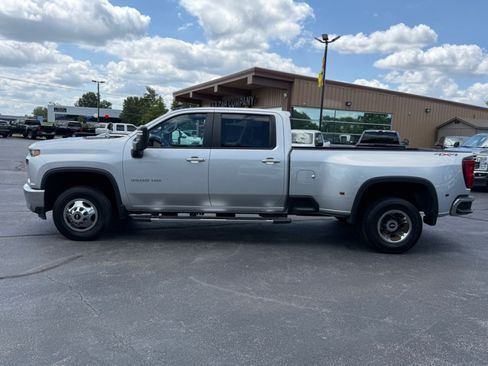 Used 2023 Chevrolet Silverado 3500 LT AWD/4WD image 5