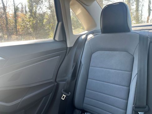 Used 2025 Volkswagen Jetta SE image 40