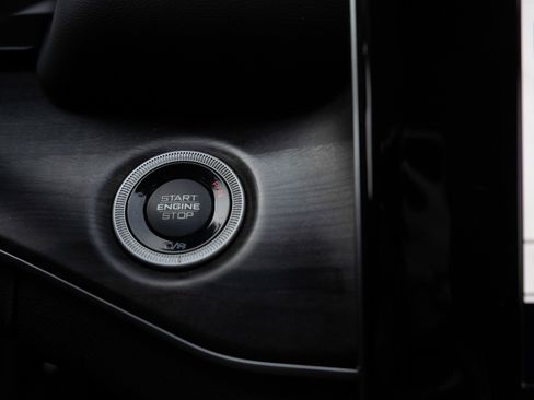 Used 2022 Jeep Grand Cherokee Limited image 14