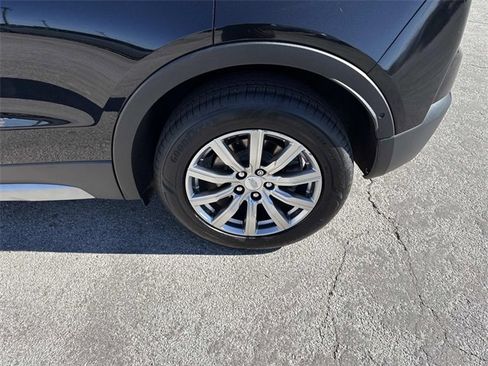 Certified 2022 Cadillac XT4 Premium Luxury w/ Enhanced Visibility Package image 32