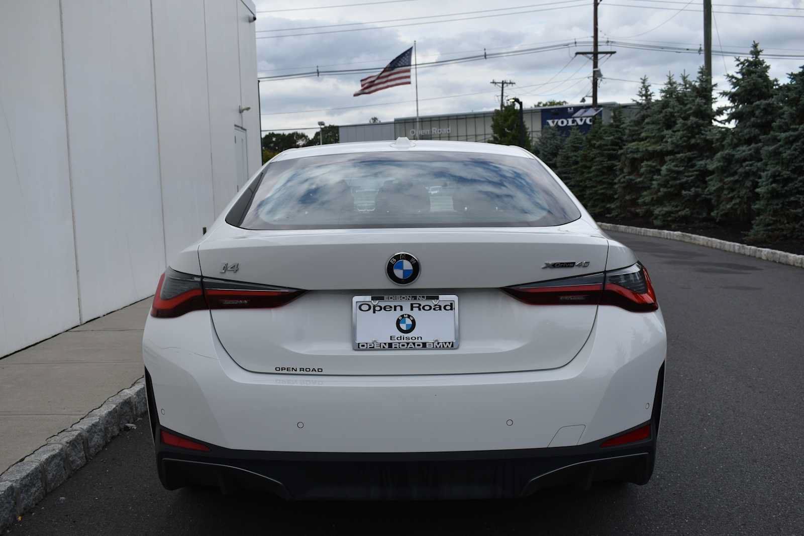 Used 2026 BMW i4 xDrive40i w/ Premium Package AWD/4WD image 5