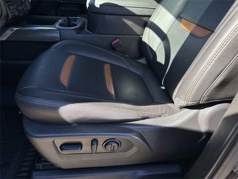 Used 2023 GMC Sierra 2500 AT4 image 21