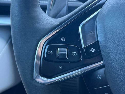 Used 2024 Chevrolet Corvette Z06 RWD image 32