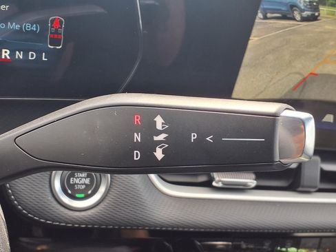 Used 2025 Chevrolet Equinox LT image 16