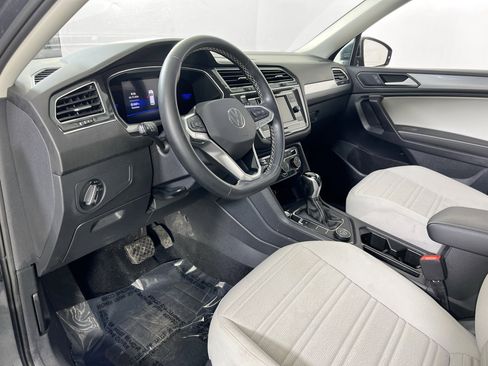 Used 2022 Volkswagen Tiguan S image 9