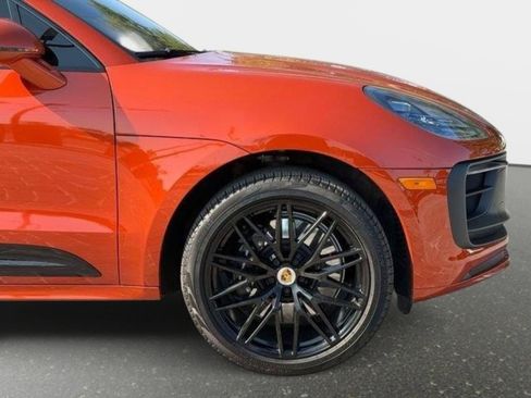 Used 2022 Porsche Macan GTS w/ Sport Chrono Package AWD/4WD image 22
