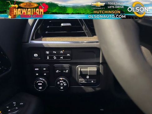 Certified 2025 Chevrolet Suburban High Country image 23