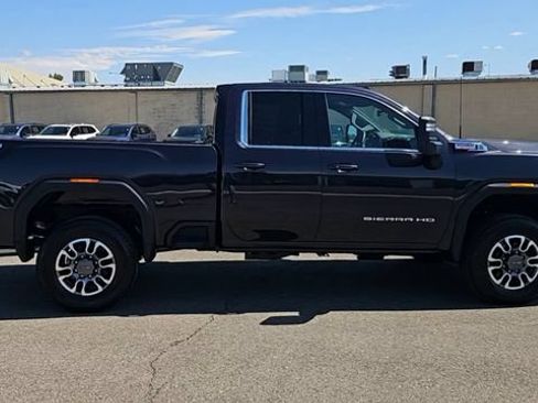 Used 2024 GMC Sierra 2500 SLE w/ SLE Value Package; AWD/4WD image 11