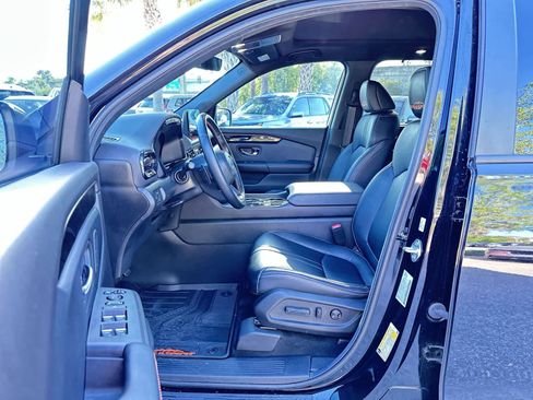 Used 2024 Honda Pilot TrailSport image 2