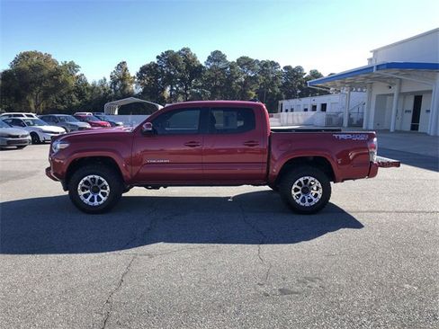 Used 2021 Toyota Tacoma TRD Sport image 5