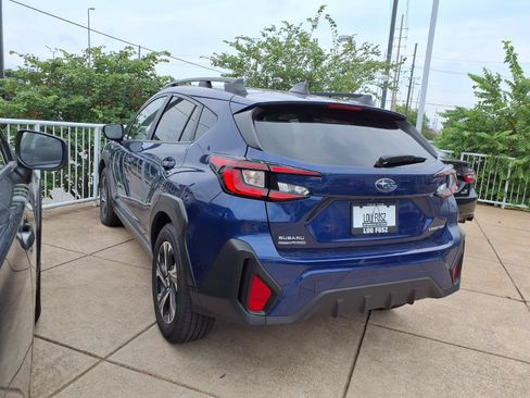 Used 2024 Subaru Crosstrek 2.0i Premium AWD/4WD image 2
