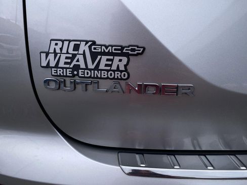 Used 2022 Mitsubishi Outlander SE image 24