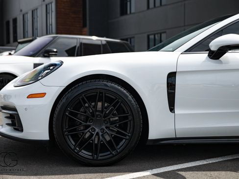 Used 2018 Porsche Panamera 4 AWD/4WD image 29