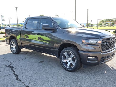 New 2026 RAM 1500 Express AWD/4WD image 3