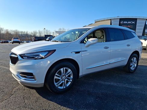 Used 2020 Buick Enclave Essence w/ Sound and Sites Package image 3