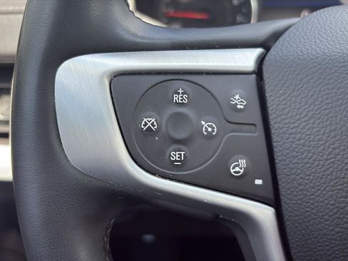 Used 2024 GMC Terrain SLT AWD/4WD image 14