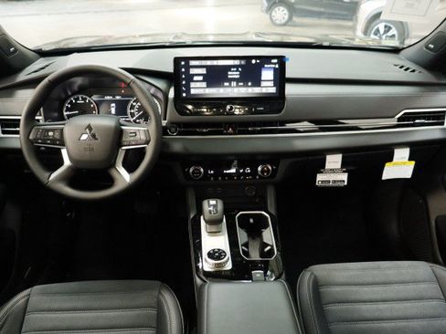 New 2026 Mitsubishi Outlander LE FWD image 20