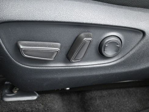 Used 2025 Toyota RAV4 XLE image 11