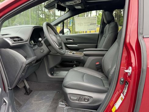 New 2026 Toyota Sienna Limited AWD/4WD image 15