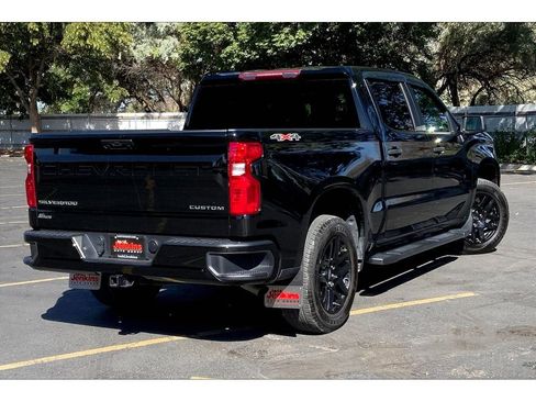 Used 2023 Chevrolet Silverado 1500 Custom image 15