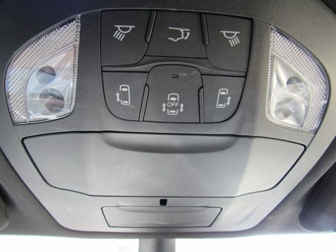 Used 2025 Chrysler Pacifica Select FWD image 26