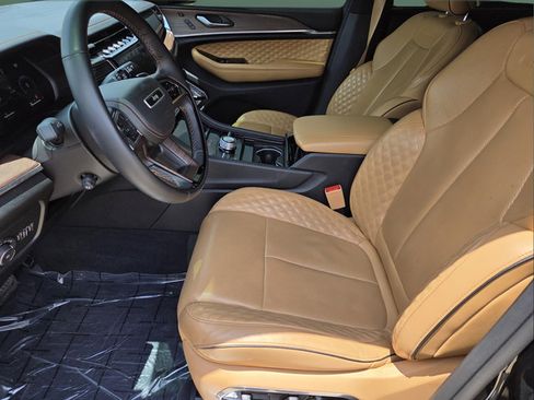 Used 2023 Jeep Grand Cherokee L Summit w/ High Altitude Package AWD/4WD image 17