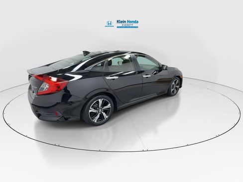 Used 2018 Honda Civic Touring image 2