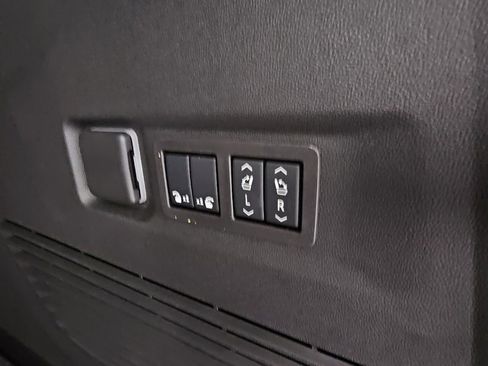 New 2025 GMC Yukon XL Denali w/ Sun & Power Step Package image 39